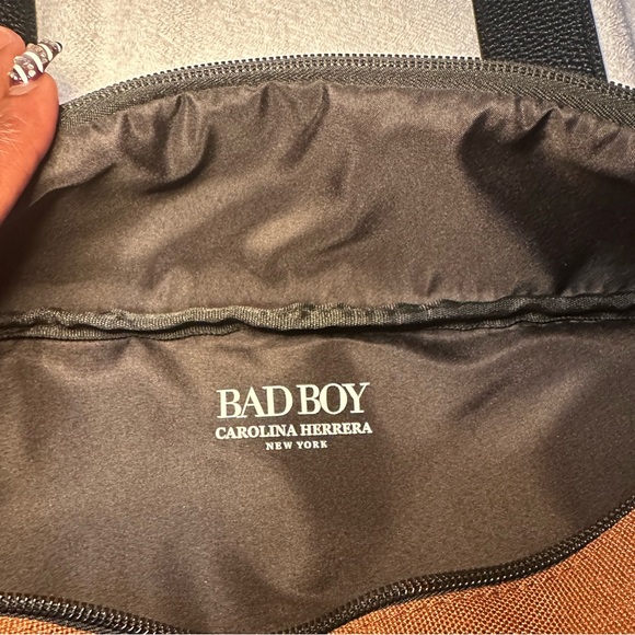 Carolina Herrera Limited Edition Brown Travel Duffel Bag – NWOT - Men’s - Picture 4 of 4